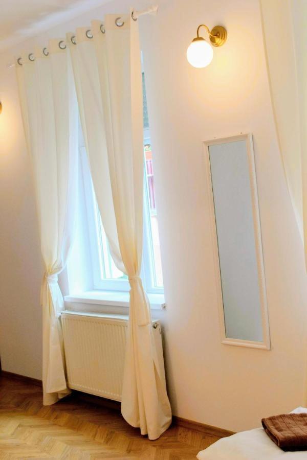 Twins Boutique Korsy Apartment Сибиу Екстериор снимка