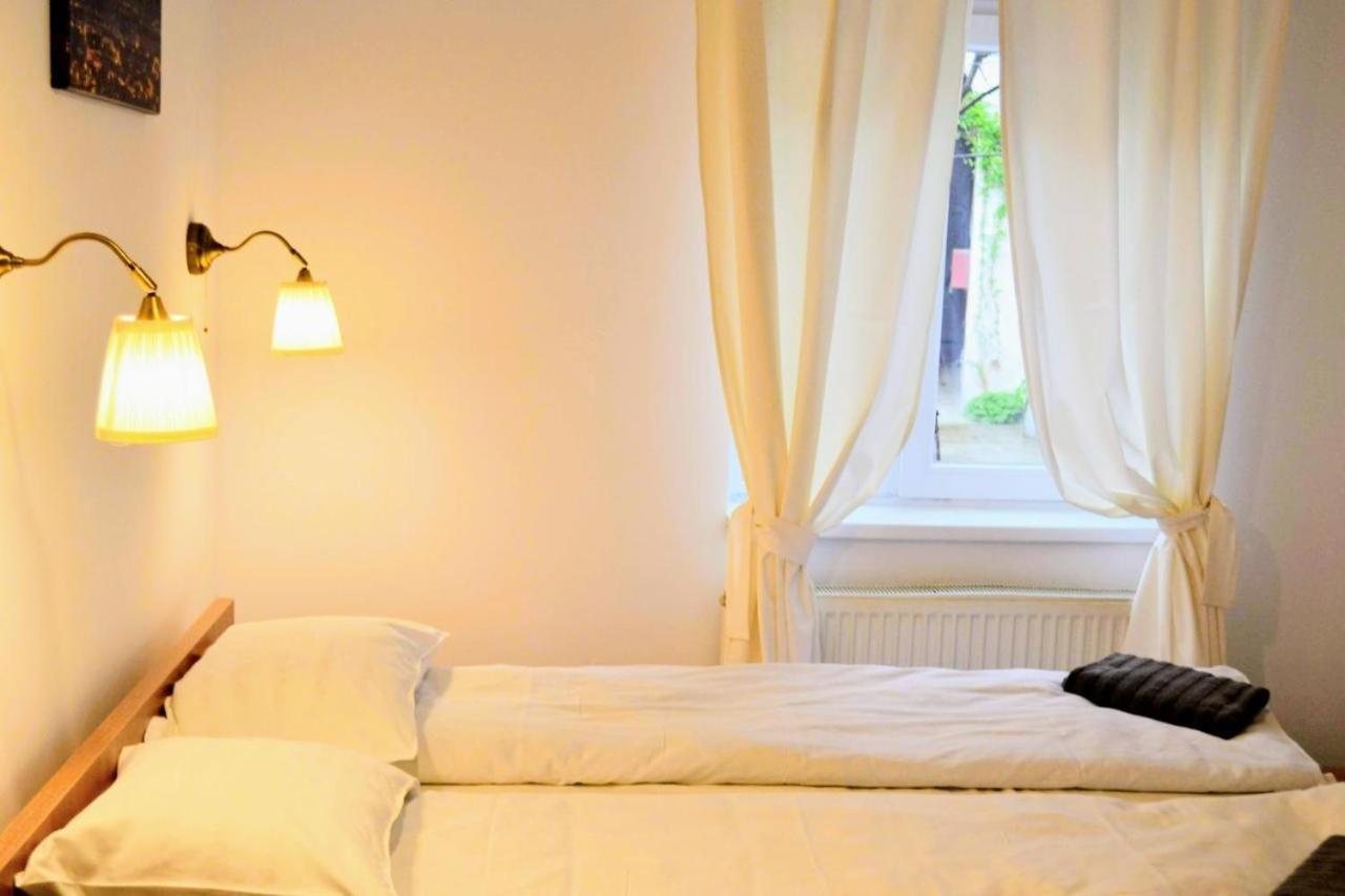 Twins Boutique Korsy Apartment Сибиу Екстериор снимка